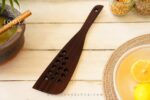 قاشق سوراخ دار با چوب گردو طرح یک - Image 3