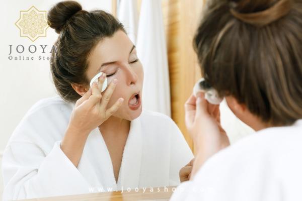 بهترین روش پاک کردن آرایش صورت که هر خانمی باید استفاده کند
