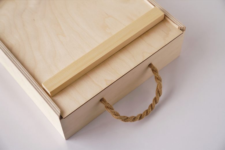 باکس چوبی به همراه درب