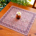 رومیزی مربع طرح وایولا با طراحی خاص و قیمت مناسب در جویا