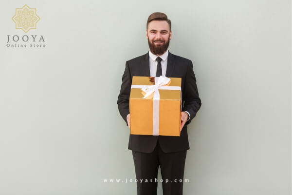 10 هدیه رسمی برای مدیر که بهترین راه برای تشکر از اوست