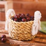 سبد حصیری با دسته مکرومه کارول