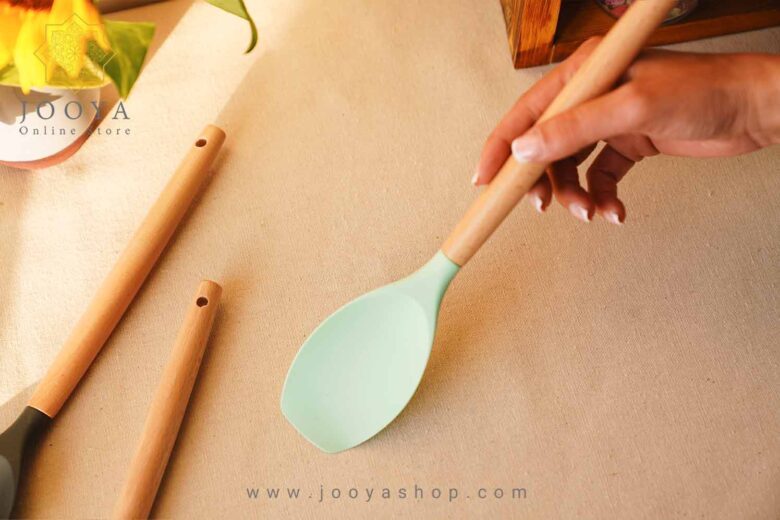 قاشق بزرگ سیلیکونی آسین سبز
