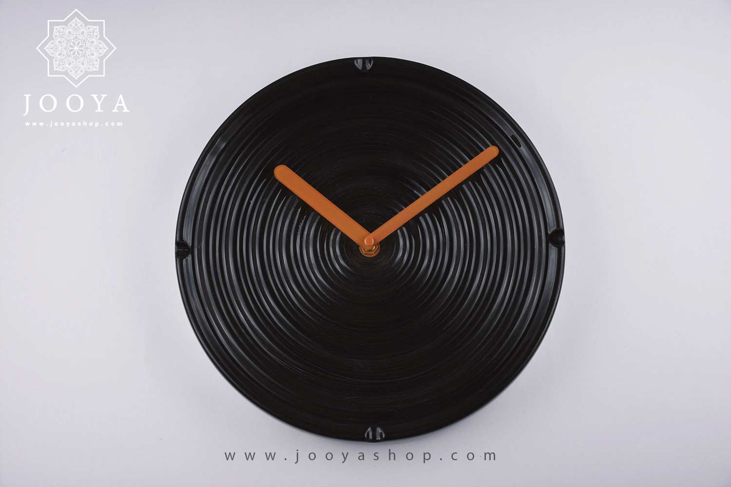 ساعت دیواری دورآن مشکی ساعت دیواری دورآن مشکی